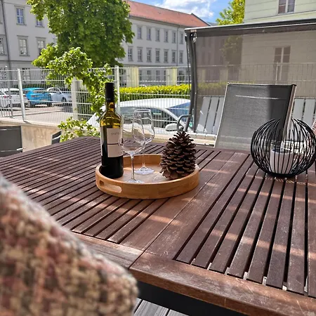 Altstadtglueck - Terrasse, Klimaanlage & Innenhof, 2 Schlafzimmer Appartement Torgau